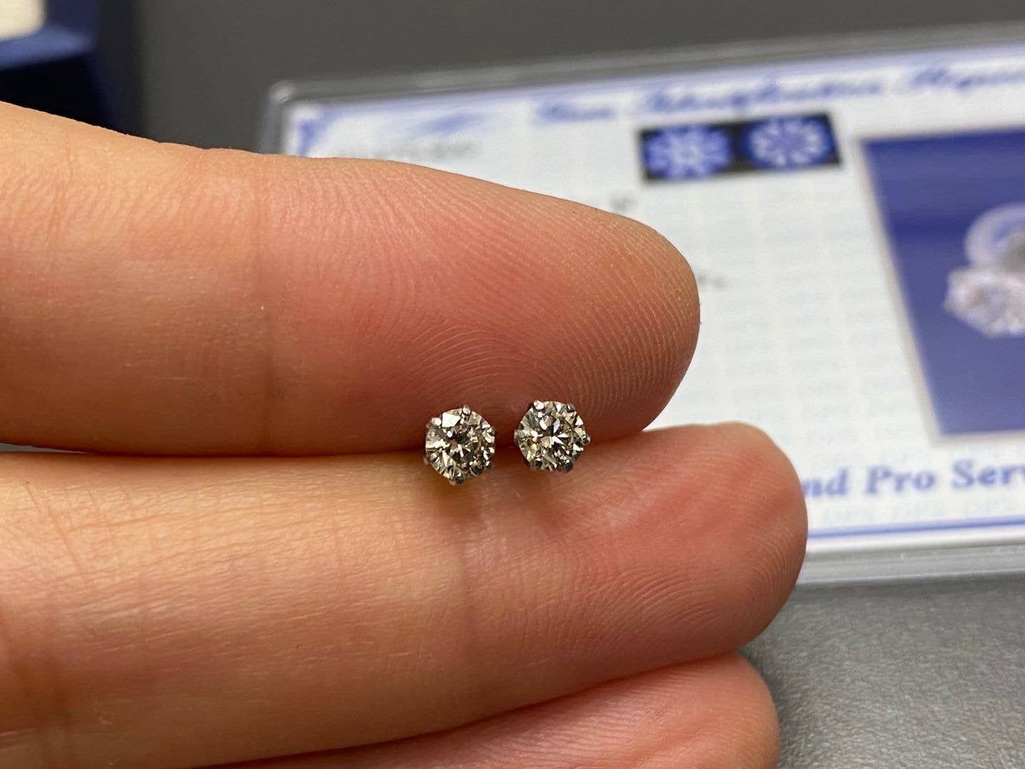 Natural Diamond Studs 0.6 Carat